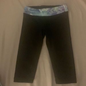 Ivivva size 8 black Capri pants